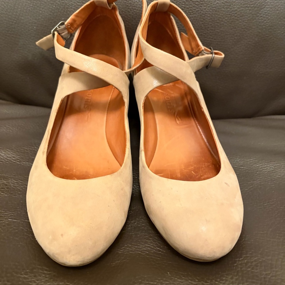 Gentle Souls Beige Suede Ankle-Strap wedges 9